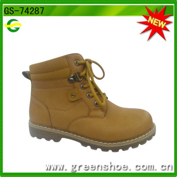 Chine Chaussures et bottes en Chine